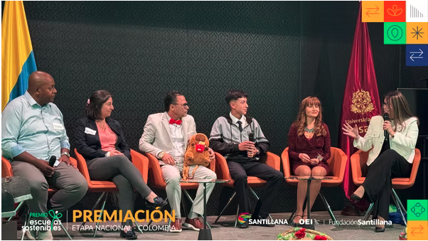 Panel de premiación del Premio Escuelas Sostenibles, etapa nacional Colombia